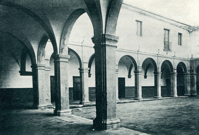 Interior de l'església de Sant Francesc. Capelles banda dreta