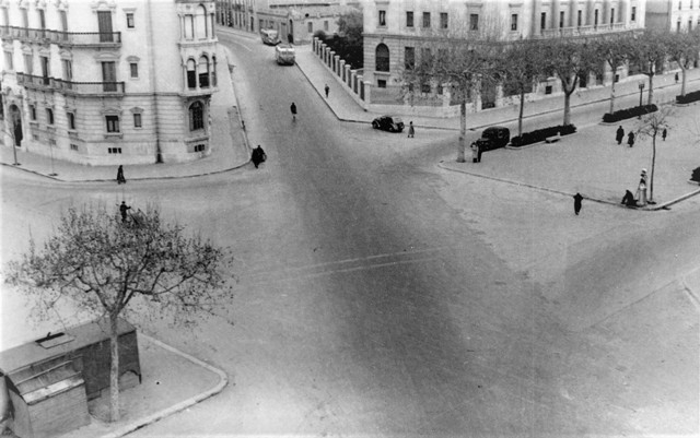 Rambla Nova any 1954. Encara sense la Font del Centenari.