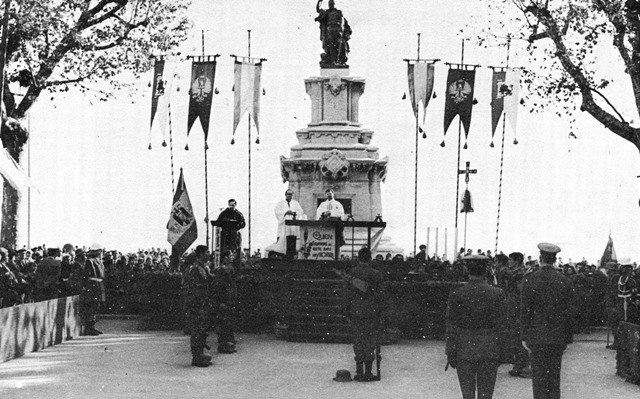 Març 1939. Missa de campanya al monument de Roger de Llúria