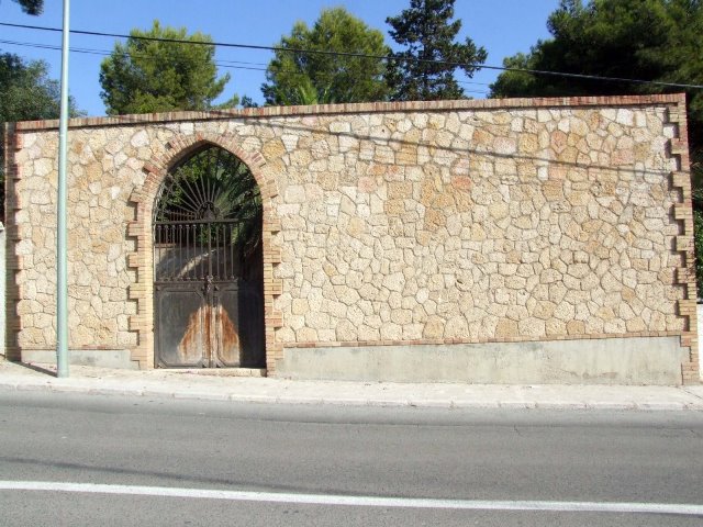 Cementiri dels Jans. Porta principal