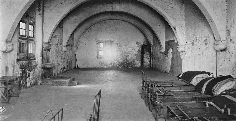 Una de les sales de la presó de Pilats