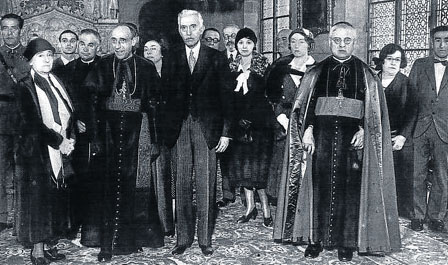 Recepció del President Macià al bisbe de Barcelona, Manuel Irurita i al Cardenal Vidal i Barraquer amb motiu de la proclamació de la República (1931)