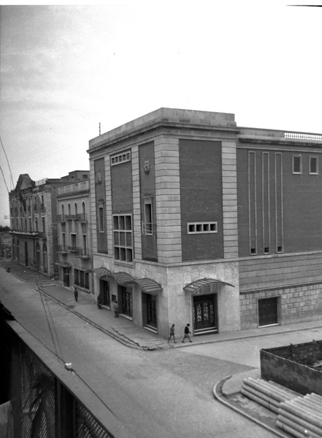 Cinema Capitol (1959). A la part inferior dreta el solar de la seu de la ONCE. Al final del carrer el solar del convent de Santa Clara (actualment l'Hotel Imperial Tarraco)