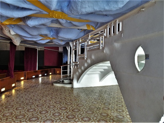 Detall d'un dels passadissos