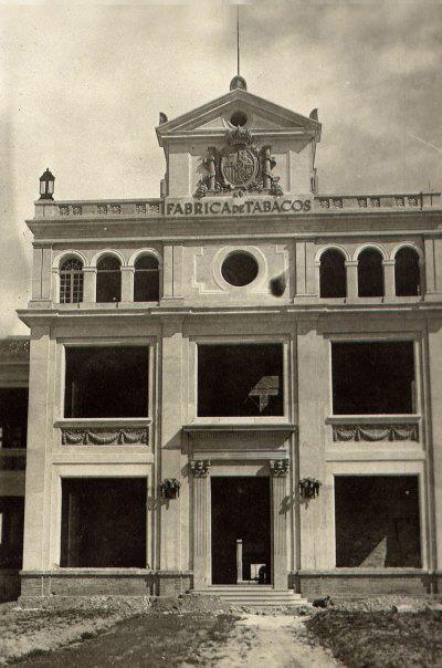 La fàbrica de tabacs en construcció (1927)